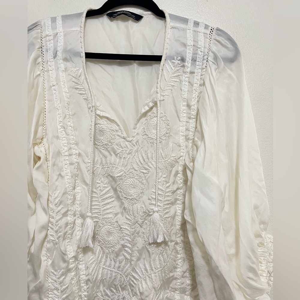 ❤️ Zara floral emboridered satin effect top - Picture 2 of 3